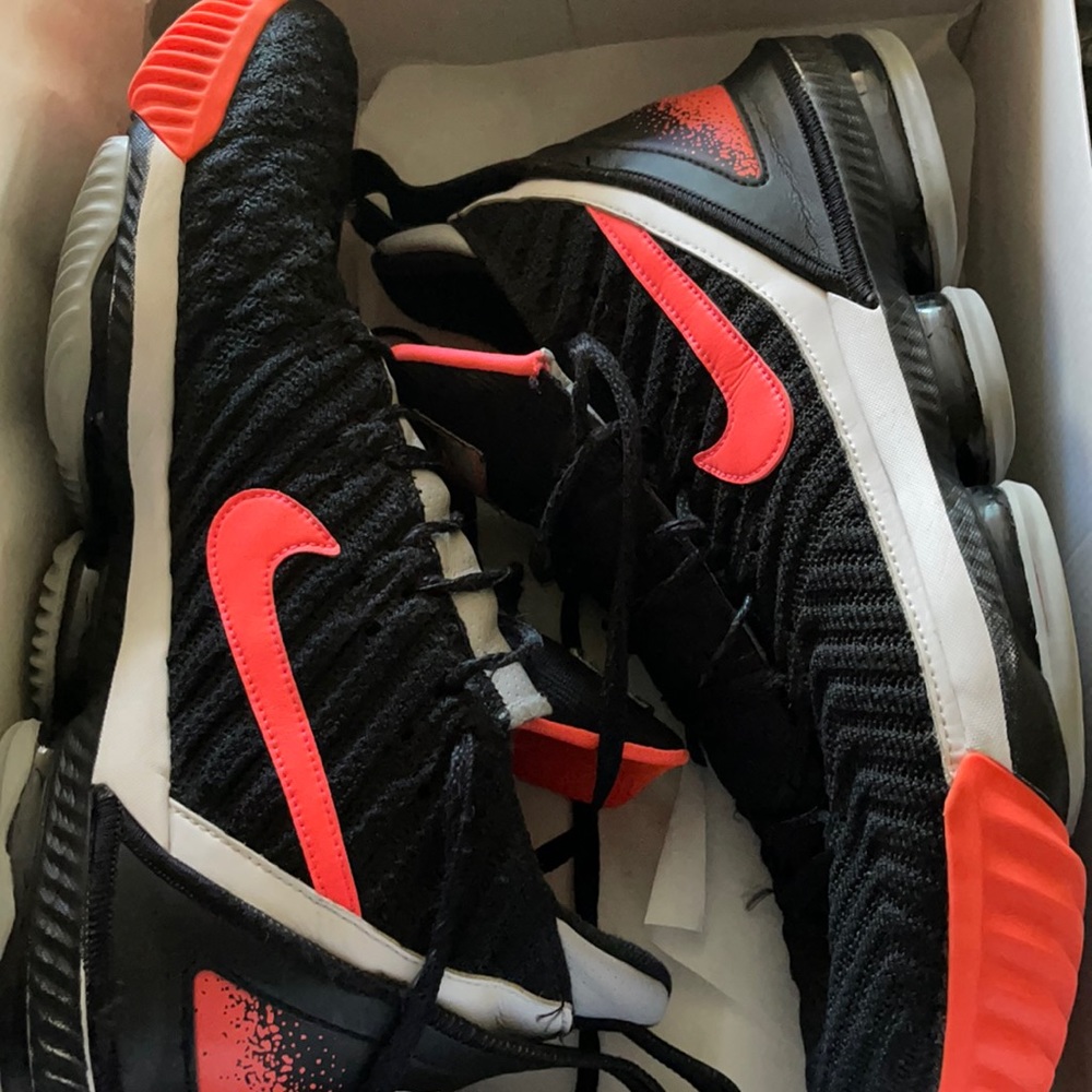Nike Lebron XVI men’s Basketball Shoes ⭐️ SOLD ⭐️